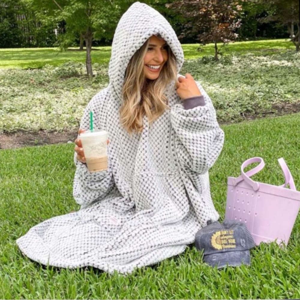 ❣️SOLD❣️🆕💖SIMPLY SOUTHERN SOFT & COZY THE WEARABLE THROW PULLOVER HOODIE PONCHO💖 - Picture 8 of 8